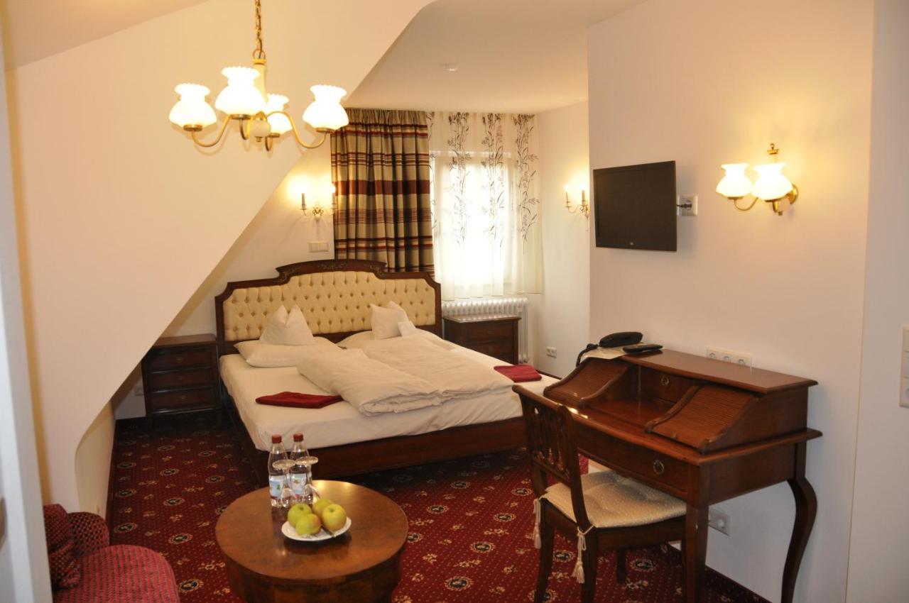 שטוטגרט Hotel Restaurant Krehl'S Linde מראה חיצוני תמונה