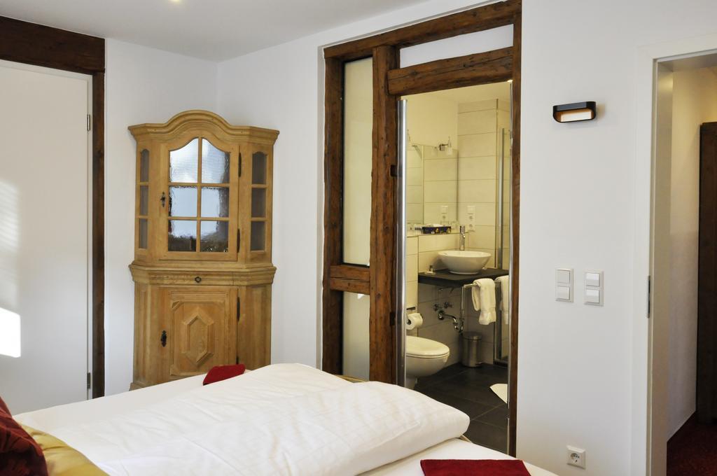 שטוטגרט Hotel Restaurant Krehl'S Linde מראה חיצוני תמונה